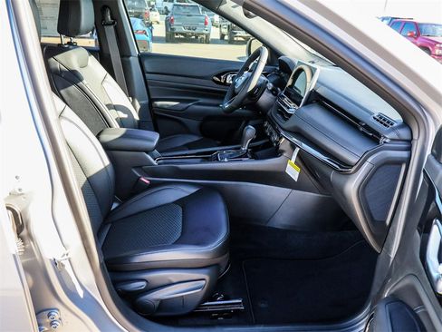 New 2026 Jeep Compass Latitude image 12