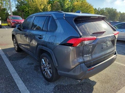 Used 2019 Toyota RAV4 XLE Premium image 6
