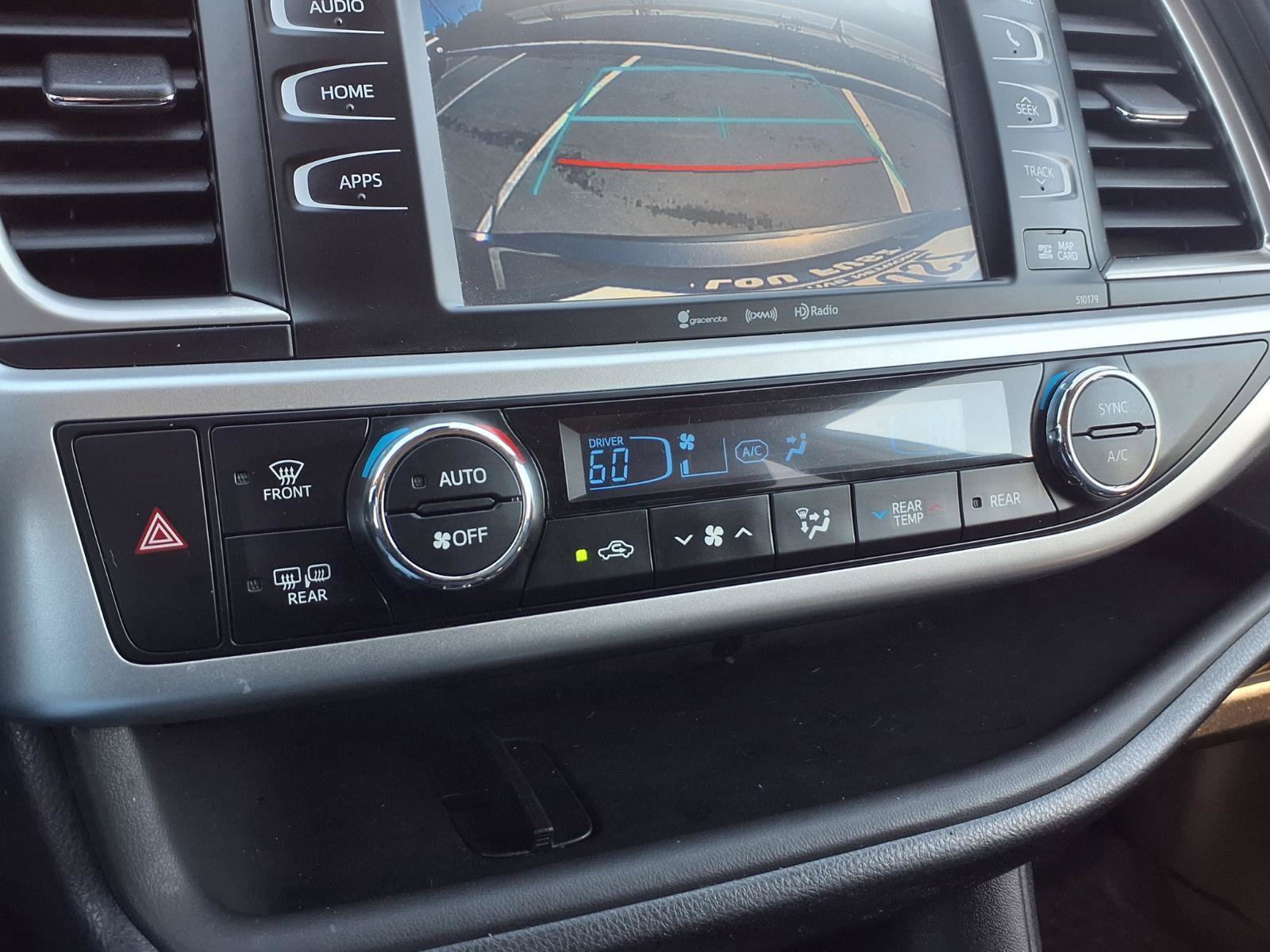 Used 2018 Toyota Highlander SE AWD/4WD image 9