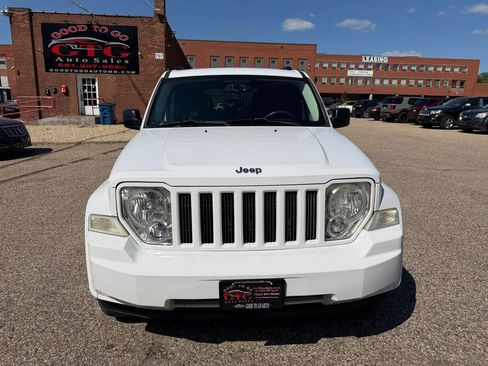 Used 2012 Jeep Liberty Sport AWD/4WD image 9