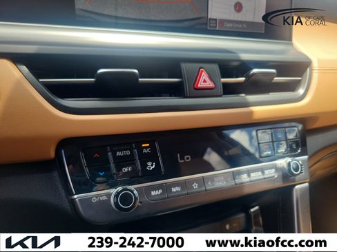 Certified 2024 Kia Seltos EX FWD image 29