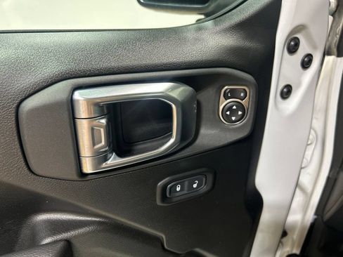 Used 2023 Jeep Wrangler Unlimited Sport AWD/4WD image 31