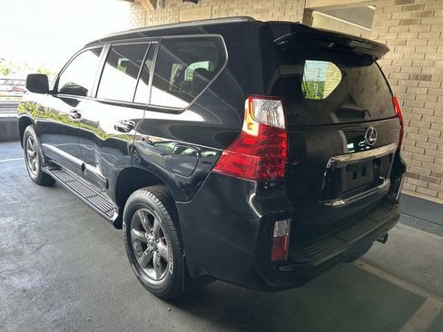 Used 2013 Lexus GX 460 w/ Comfort Plus Pkg AWD/4WD image 2