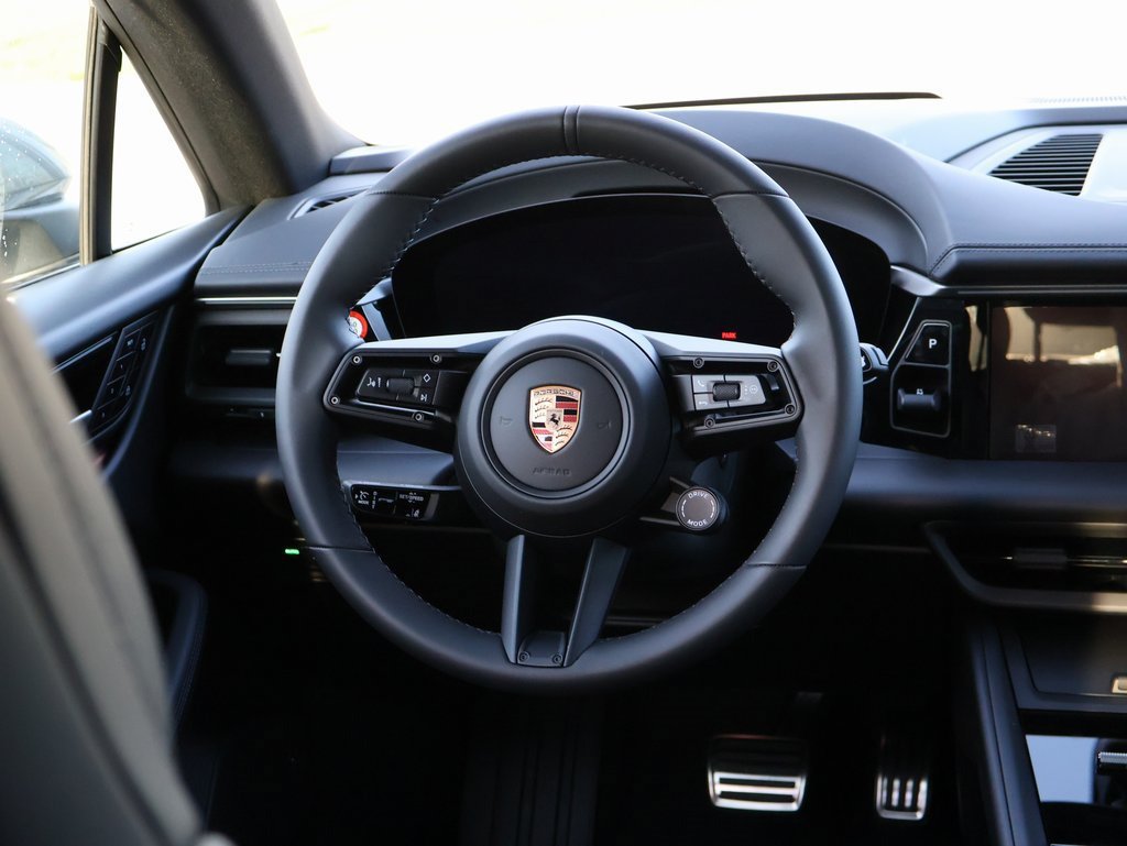 Certified 2025 Porsche Macan 4S Electric AWD/4WD image 21