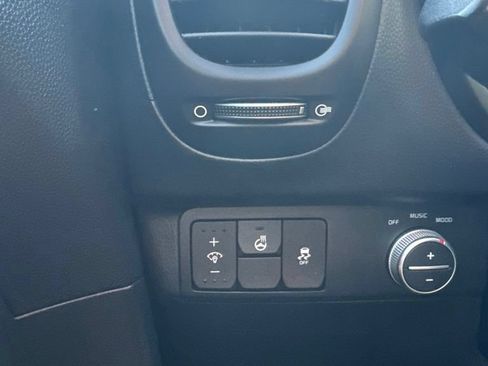 Used 2015 Kia Soul ! w/ Sun & Sound Package FWD image 6