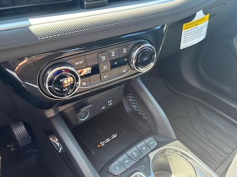 New 2026 Chevrolet TrailBlazer LT w/ Convenience Package AWD/4WD image 18