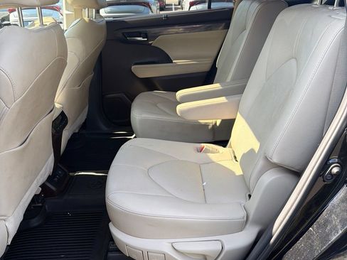 Used 2020 Toyota Highlander Limited AWD/4WD image 14