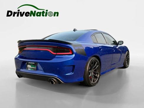 Used 2018 Dodge Charger R/T RWD image 5