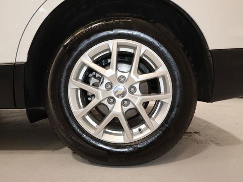 Certified 2024 Chevrolet Equinox LT image 32