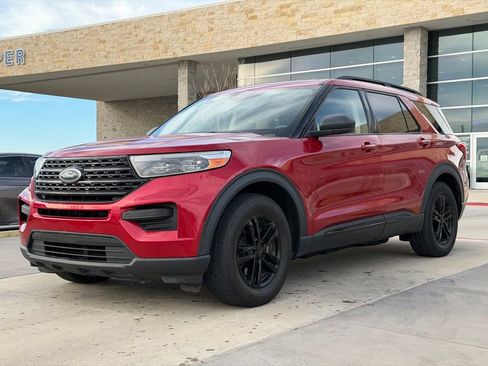 Used 2020 Ford Explorer XLT image 8