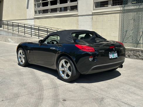 Used 2006 Pontiac Solstice Convertible w/ Premium Package image 24