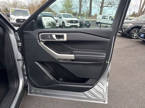 Used 2023 Ford Explorer XLT w/ Equipment Group 202A image 12