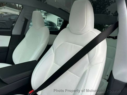 Used 2026 Tesla Model Y Long Range image 10