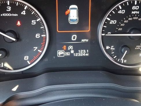 Used 2025 Subaru Crosstrek 2.5i Premium AWD/4WD image 21