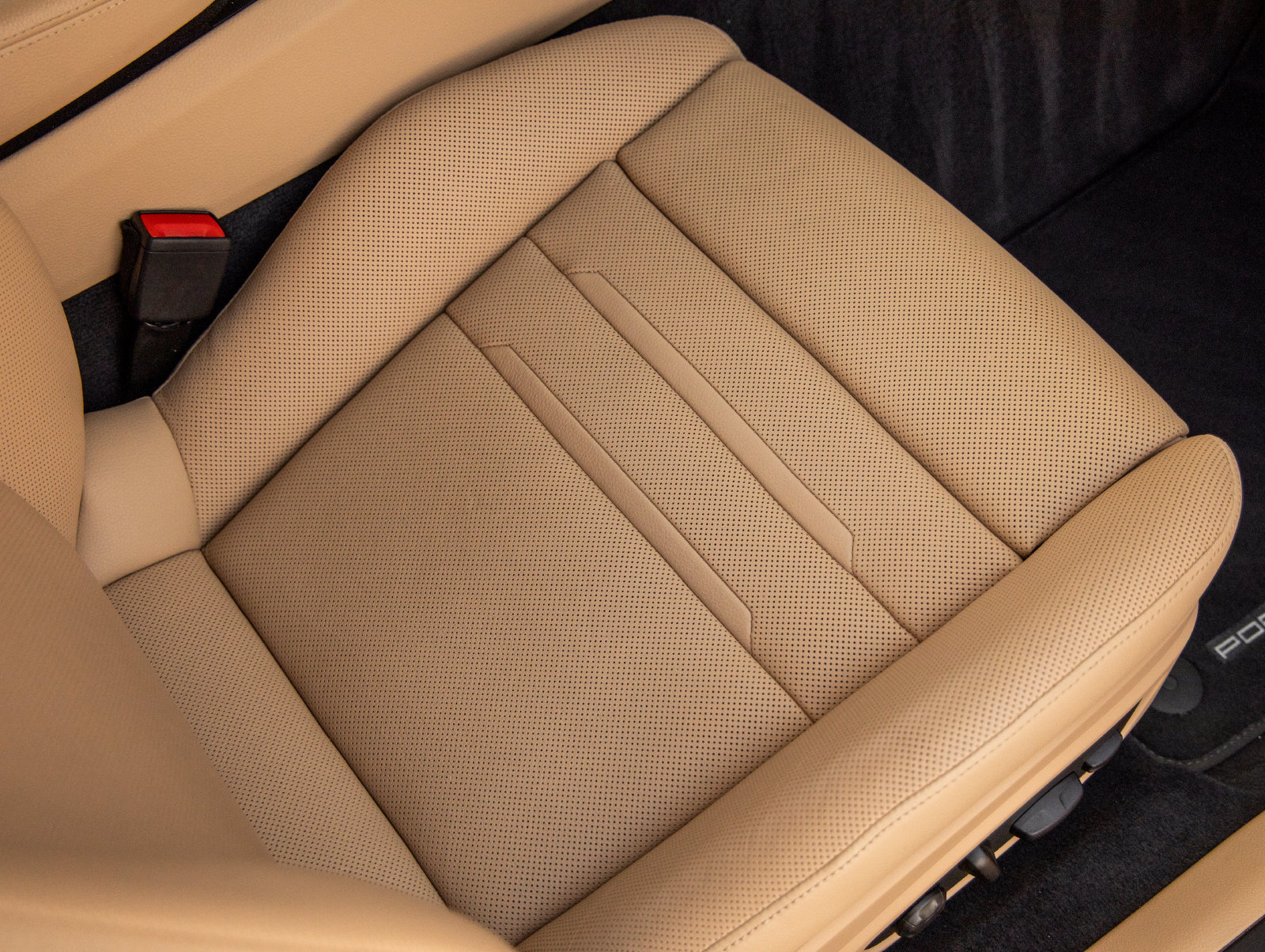 Certified 2023 Porsche Panamera Platinum Edition RWD image 44