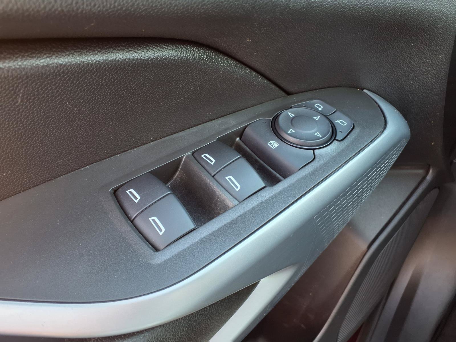 Used 2024 Chevrolet Trax LS w/ LS Convenience Package FWD image 15