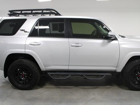 Used 2023 Toyota 4Runner TRD Off-Road Premium AWD/4WD image 10