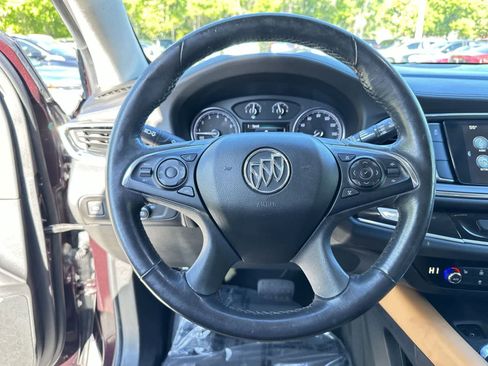 Used 2018 Buick Enclave Essence image 16