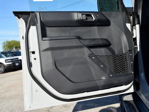 New 2026 Ford Bronco Outer Banks AWD/4WD image 19