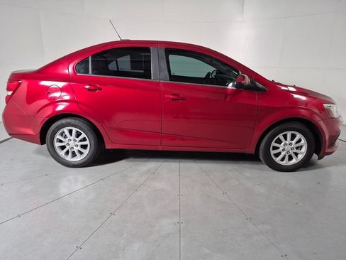 Used 2018 Chevrolet Sonic LT w/ Convenience Package FWD image 5