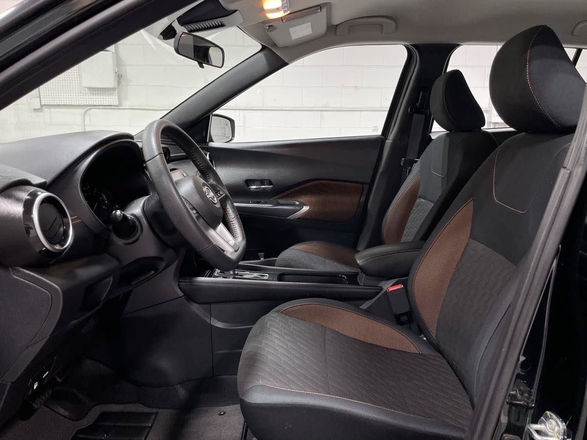 Used 2023 Nissan Kicks SR FWD image 9