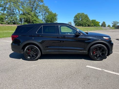 Used 2022 Ford Explorer ST w/ Equipment Group 401A AWD/4WD image 12