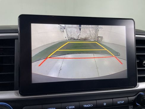 Used 2022 Hyundai Venue SE image 15