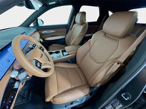 New 2026 Genesis GV70 2.5T Advanced w/ G1 Accessory Package AWD/4WD image 11