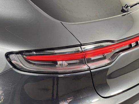 Certified 2025 Porsche Macan image 16