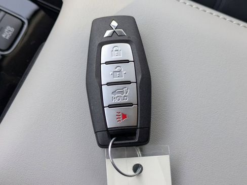 New 2026 Mitsubishi Outlander SE image 31