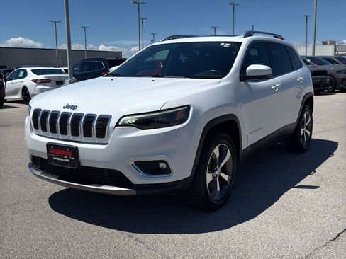 Used 2020 Jeep Cherokee Limited AWD/4WD image 2