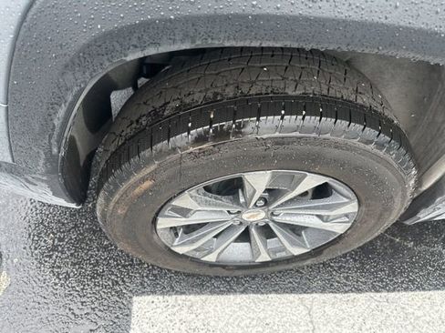 Used 2026 Chevrolet Equinox LT image 12