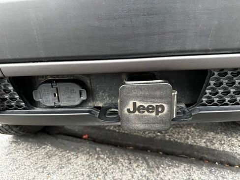 Used 2021 Jeep Cherokee Trailhawk w/ Trailer Tow Group AWD/4WD image 11