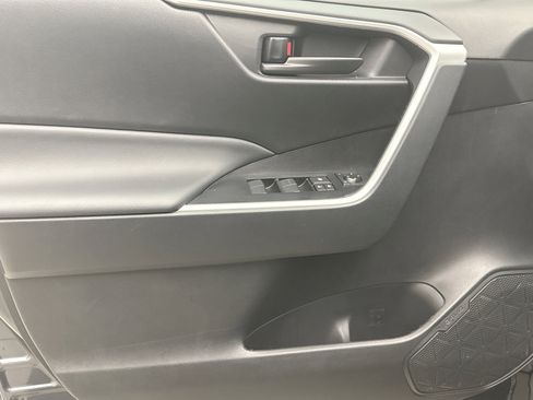 Used 2025 Toyota RAV4 LE image 9