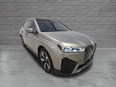Used 2024 BMW iX xDrive50 w/ Premium Package AWD/4WD image 3