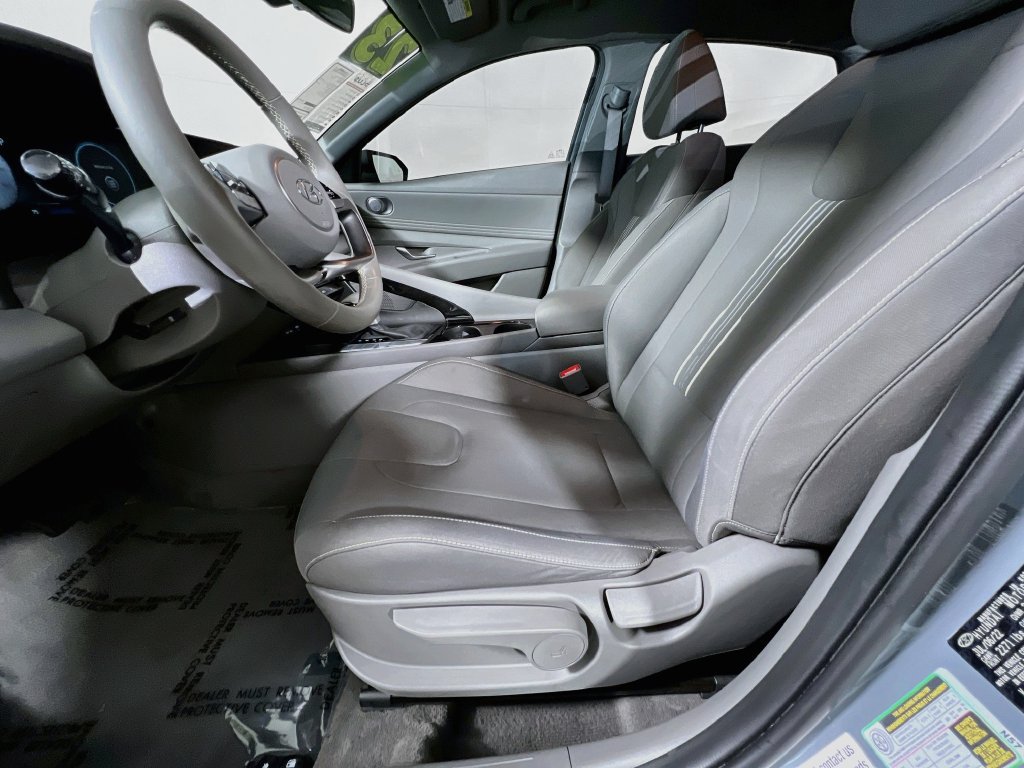 Used 2023 Hyundai Elantra SEL w/ Convenience Package FWD image 12