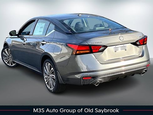 New 2025 Nissan Altima 2.5 SL image 3