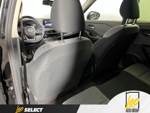 Used 2023 Nissan Rogue SV AWD/4WD image 9