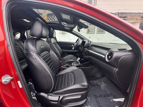 Used 2023 Kia Forte GT-Line w/ GT-Line Premium Package image 10