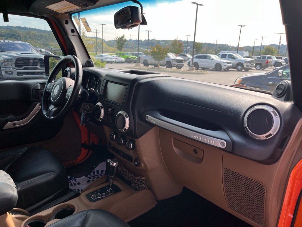 Used 2013 Jeep Wrangler Unlimited Rubicon w/ Connectivity Group AWD/4WD image 26