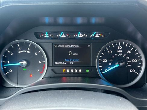 Used 2018 Ford Expedition XLT image 18