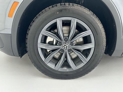 Certified 2023 Volkswagen Tiguan SE w/ Panoramic Sunroof Package image 28