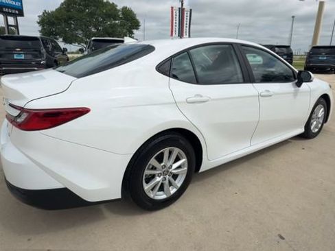 Used 2026 Toyota Camry LE FWD image 8