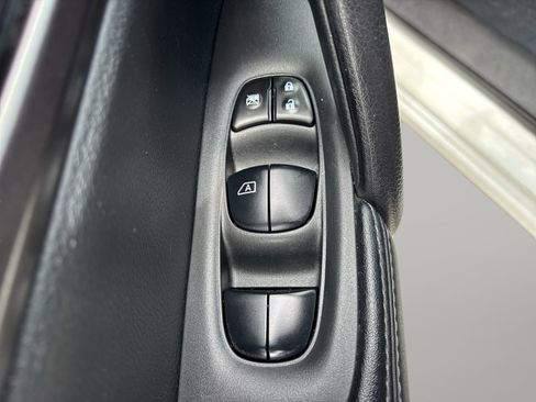 Used 2019 Nissan Rogue Sport S FWD image 17