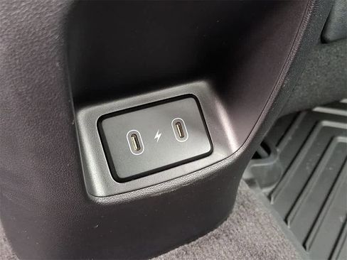 Used 2025 Hyundai Elantra Limited image 25