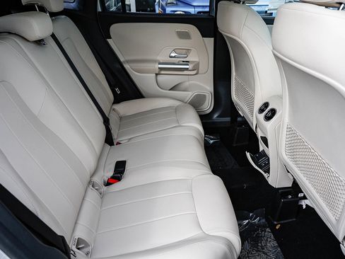 Certified 2025 Mercedes-Benz GLA 250 image 18