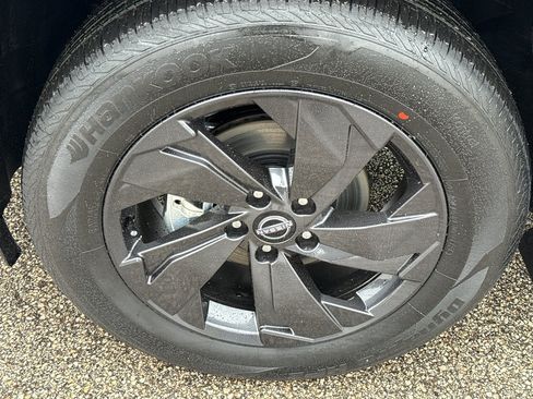 New 2026 Nissan Rogue SV AWD/4WD image 9