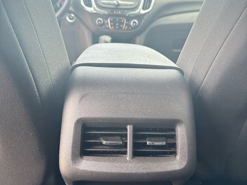 Used 2022 Chevrolet Equinox LT image 23