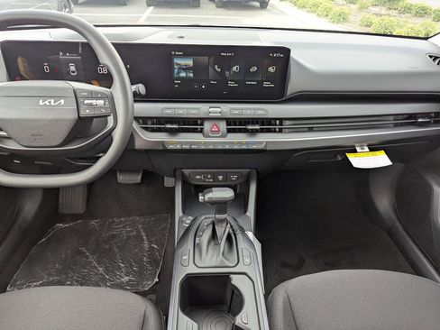 New 2026 Kia K4 FWD image 15