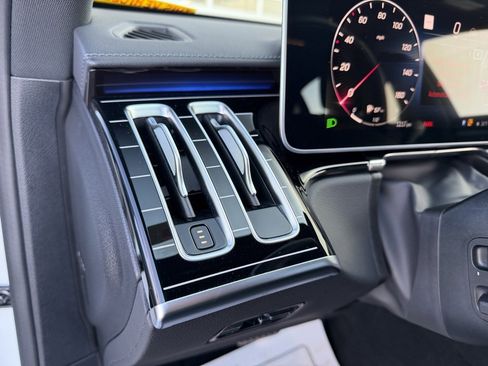 Used 2025 Mercedes-Benz S 580 4MATIC Sedan image 25